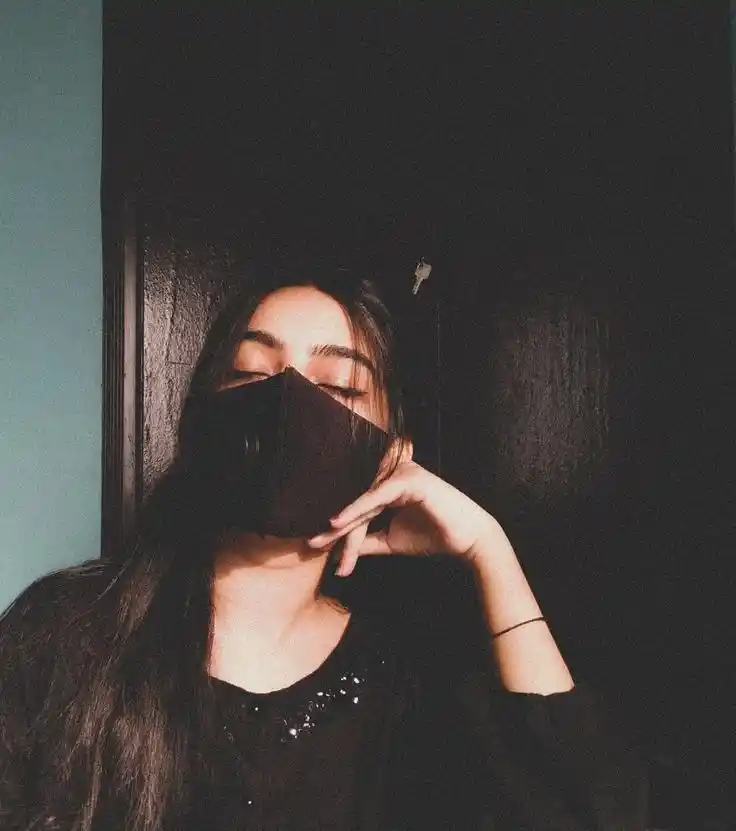 Fashion Mask Girl DP
